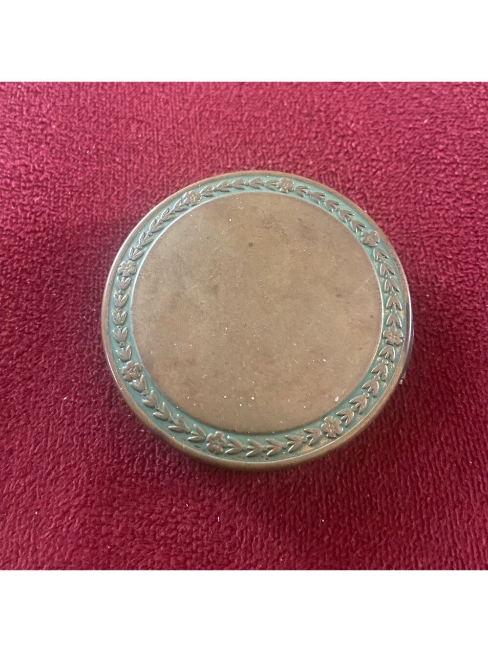 1925 Antique Djer Kiss France Gold With Green Trim Flower Inlay Powder Compact W